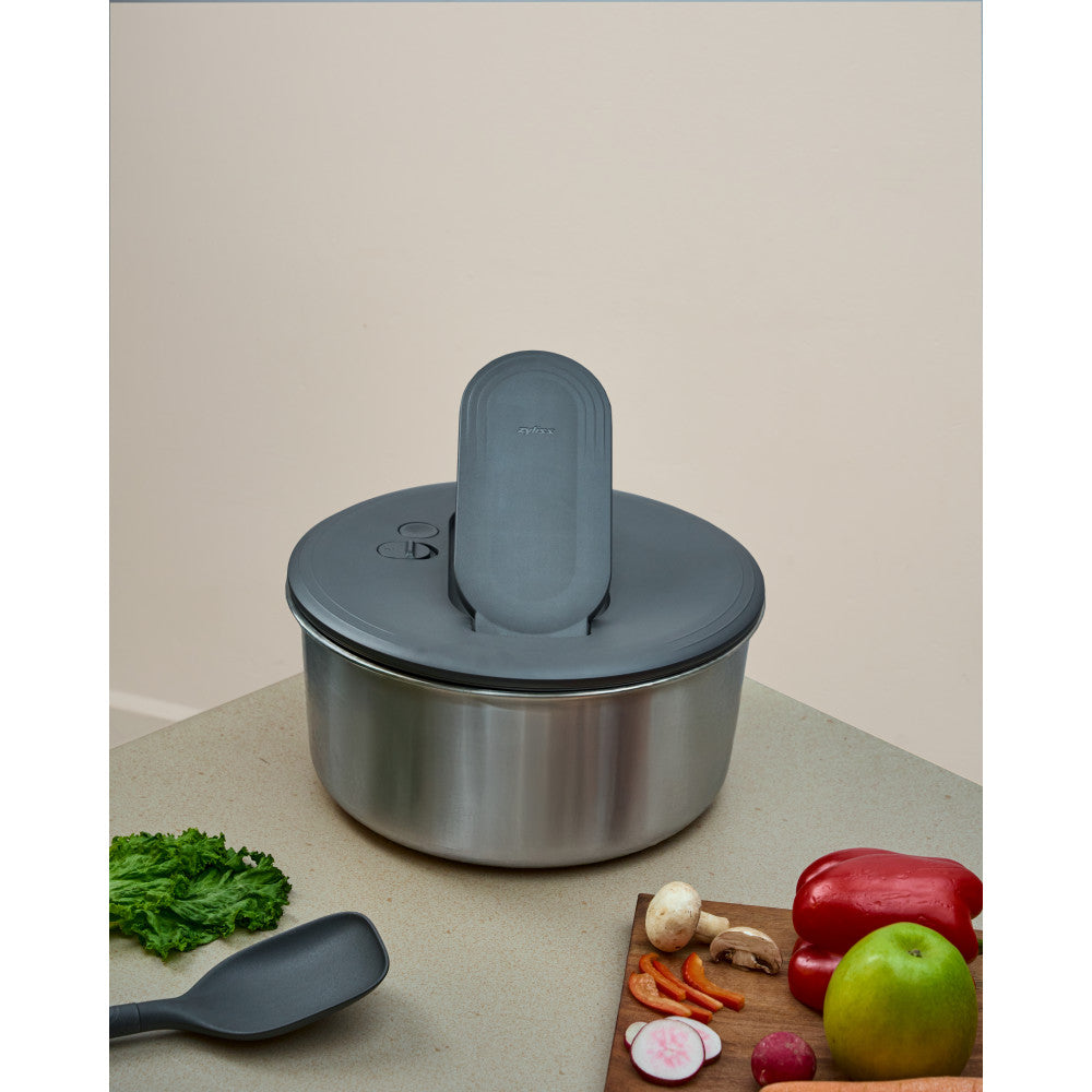 Zyliss Swift Dry Stainless Steel Salad Spinner Small - Image 3