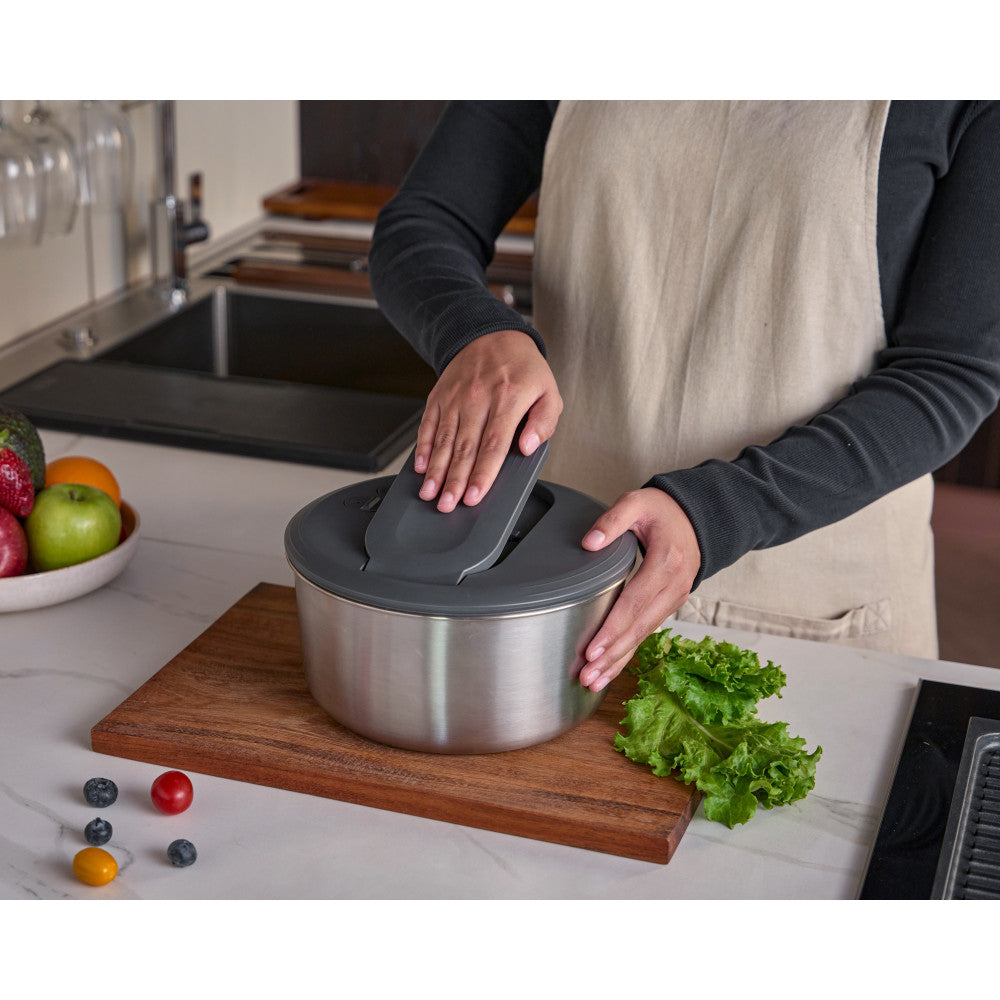 Zyliss Swift Dry Stainless Steel Salad Spinner Small - Image 4