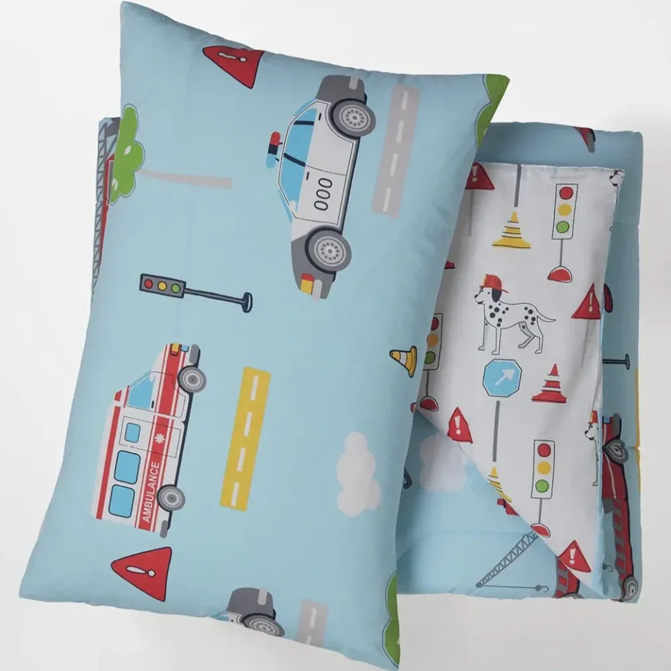 EmergencyServicesKitPillowcase_39b7c331-34d2-4db5-92a3-1fe28