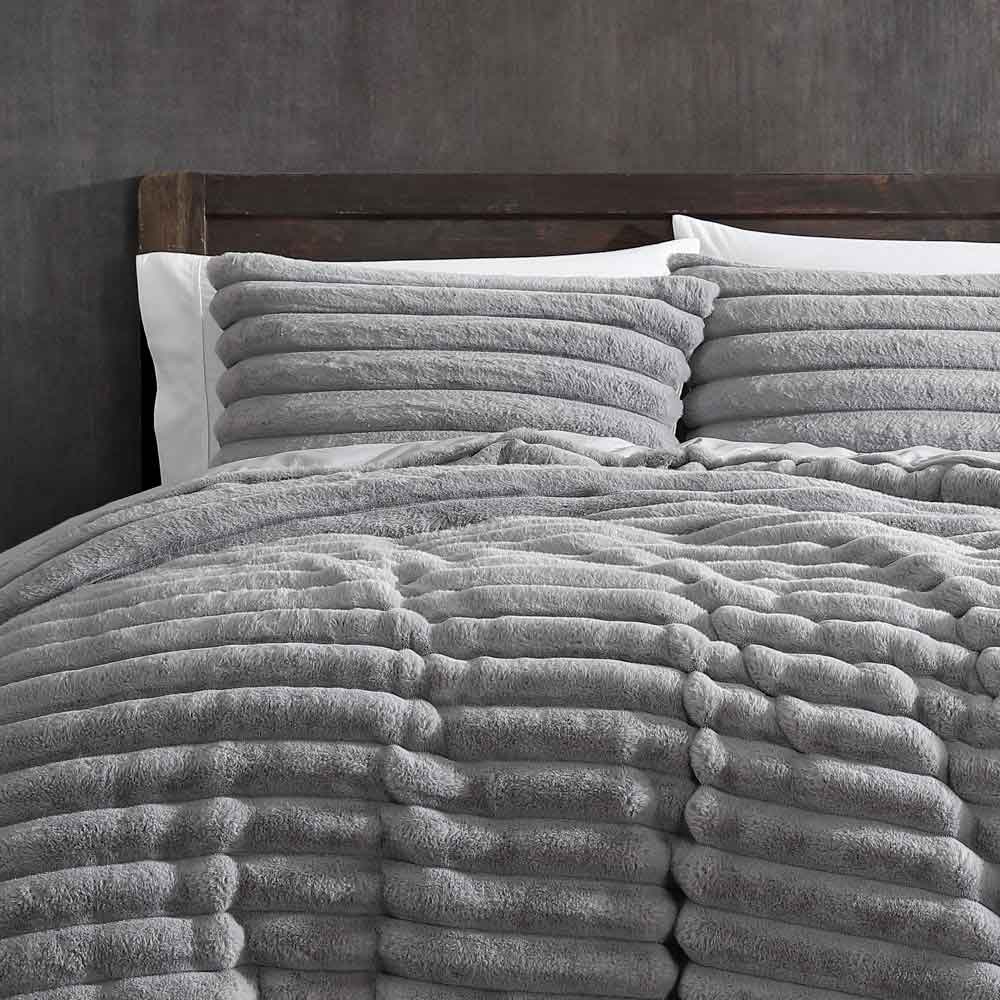 Ardor Boudoir Jax Chunky Faux Fur Quilt Cover Set - Image 3