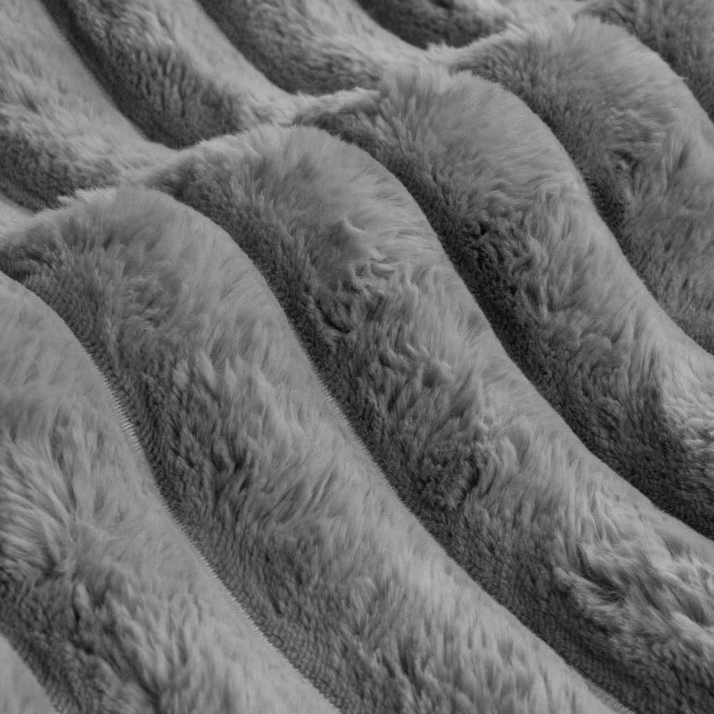 Ardor Boudoir Jax Chunky Faux Fur Quilt Cover Set - Image 4