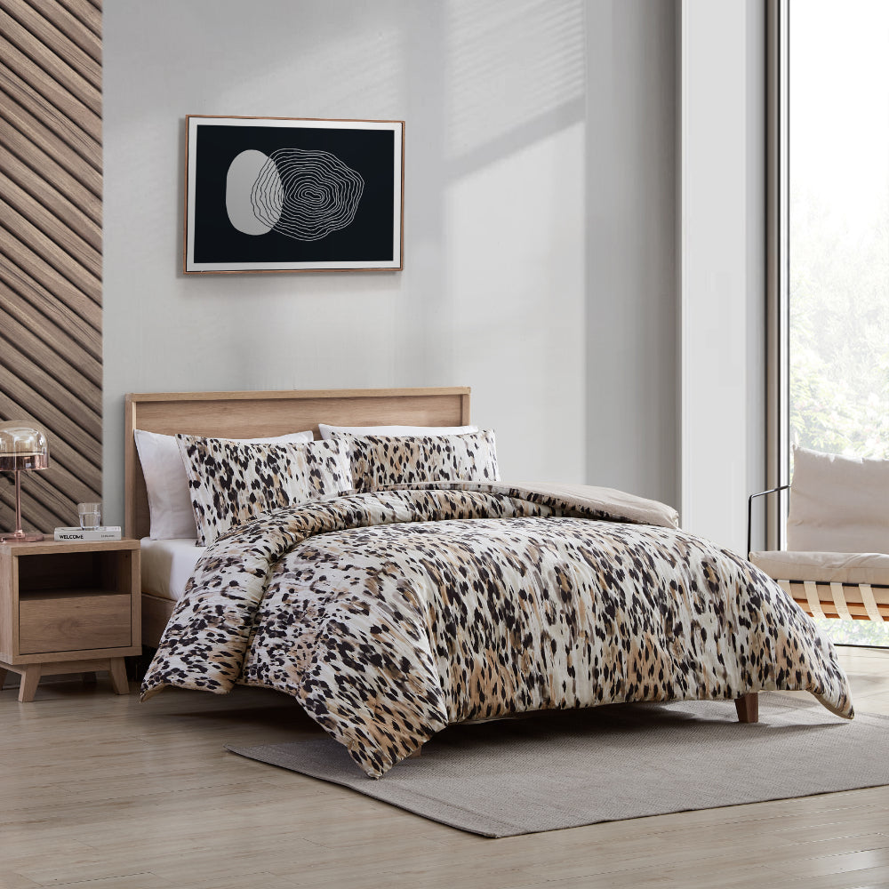 Kenneth Cole Leopard Queen Quilt Cover Set - Image 2