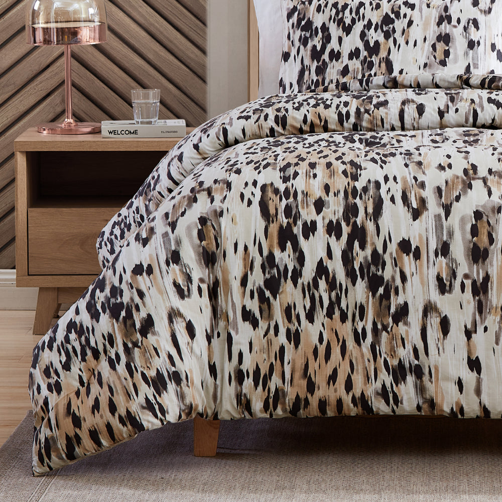 Kenneth Cole Leopard Queen Quilt Cover Set - Image 4