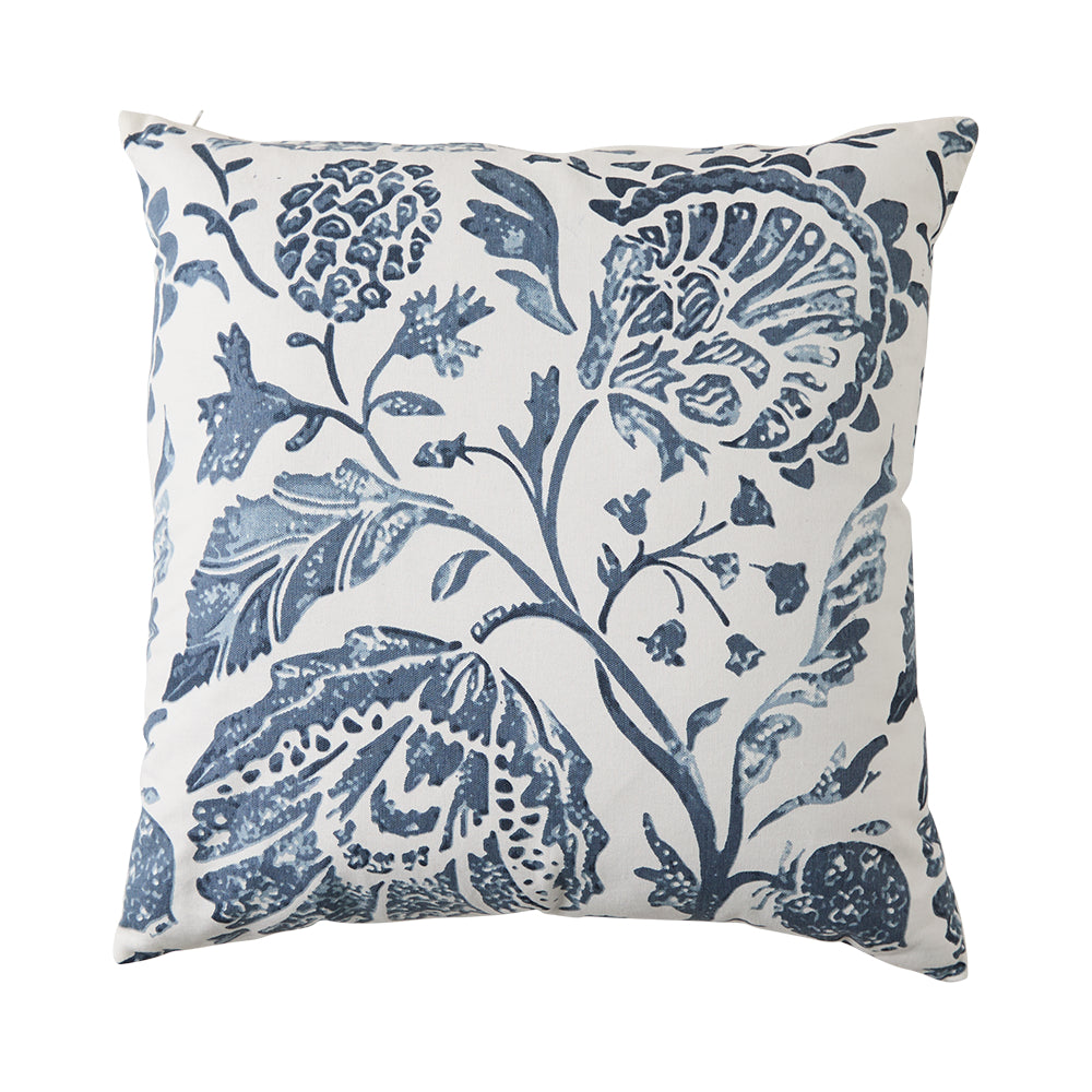 MYH_1050376_TRINITYCUSHION_50X50_01
