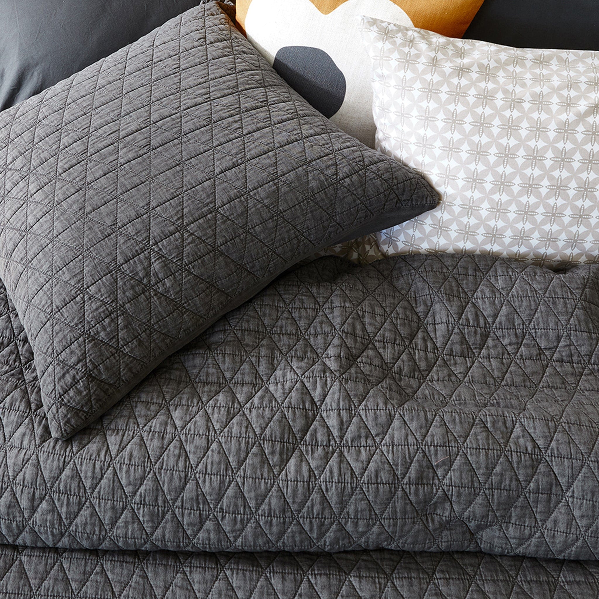 Alex Liddy Edit Triangle Quilted Coverlet - Image 2