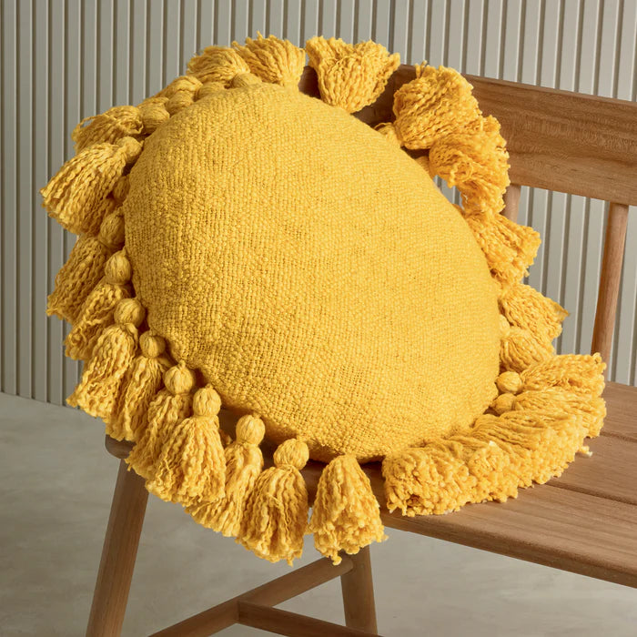 cadence-mustard-lifestyle